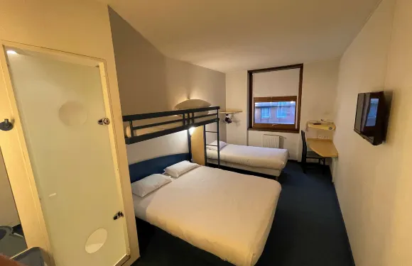 蒙託邦中心基里亞德直營