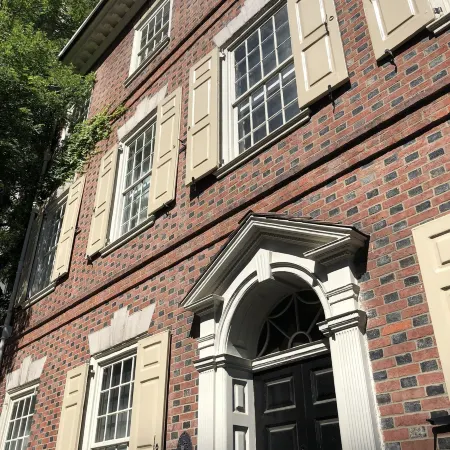 Morris House Hotel Отели рядом с достопримечательностью «Здание Индепенденс-холл»