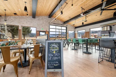 Mtn Lodge Ridgway Отели в г. Риджуэй