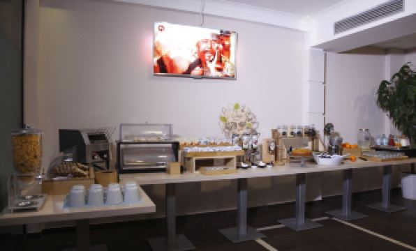 Hotel San Germano - Housity