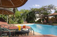 Cresta Bosele Hotel - Pools