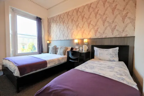 Edinburgh Holiday Guest House - Mountain view