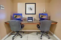La Quinta Inn & Suites by Wyndham Memphis Airport Graceland - Business