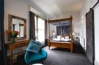 Herriots Hotel Hotels near Statue of Sir Mathew Wilson