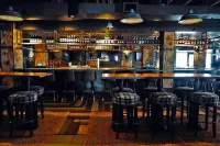 Gravity Haus - Barer