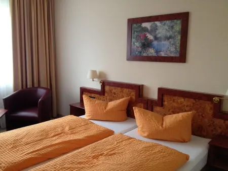 Landhotel Trampe Отели в г. Бриц