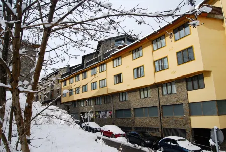 Apartaments Del Meligar Отели в г. Encamp