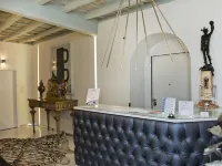 萬神殿日拉斯飯店 科隆纳广场附近的飯店