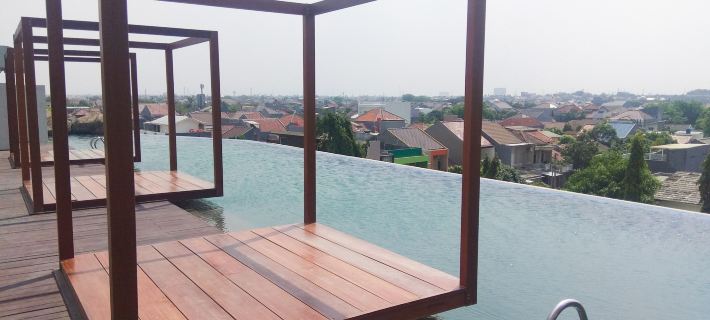 Modern Elegant Studio Grand Kamala Lagoon Apartment Hotels in South Bekasi