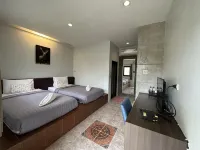 บ้านมะเฟือง เกสเฮาส์ ใกล้บขสกาญจนบุรี ถนนคนเดินกาญจนบุรี Baanmafeung Guesthouse near Skywalk Bus Station Kanchanaburi โรงแรมใกล้ถนนคนเดิน ปากแพรก
