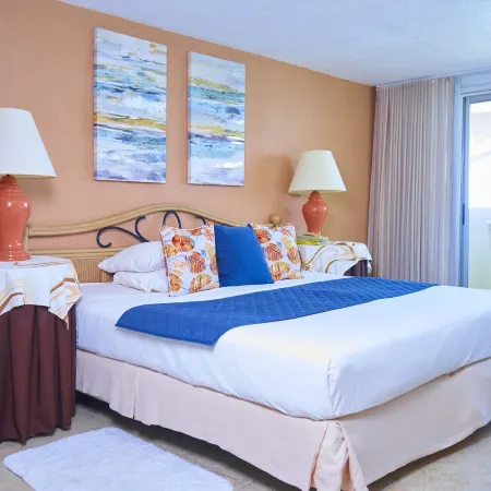 Tropical Sunset Beach Apartment Hotel