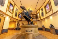 Warwick Castle Hotel & Knight's Village Hotels in Warwick