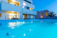 Apartments & Rooms Villa Casia - مسبح