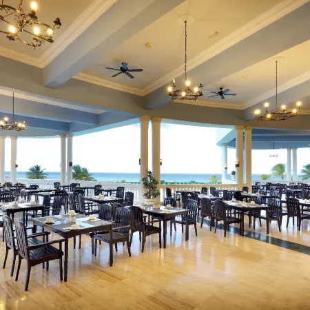 Grand Palladium Lady Hamilton Resort & Spa - All Inclusive Отели в г. Лусеа