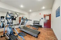 Cobblestone Hotel & Suites-RussellsPoint - Kuntosalit