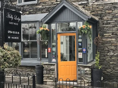 Holly Lodge Guest House with Free Off Site Health Club