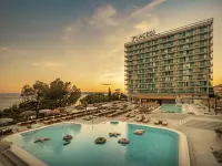 Dalmacija Places Hotel by Valamar Hotels near Ratac Beach