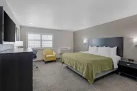Quality Inn Kettleman City near Hwy 41 - parking