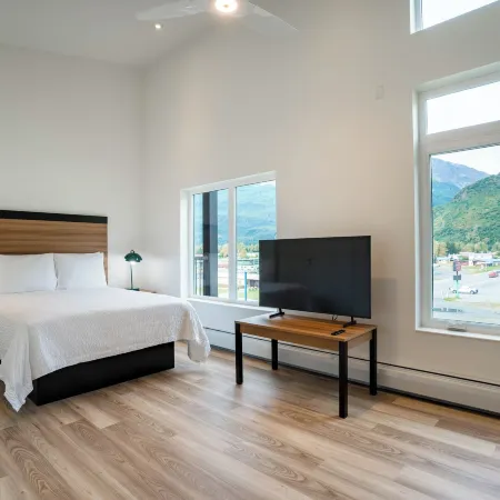 Chugach Naswik Suites