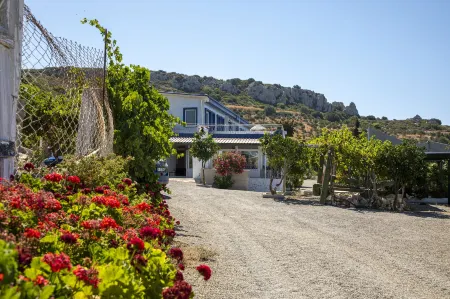 Goknar Knidos Eco Farm & Hotel
