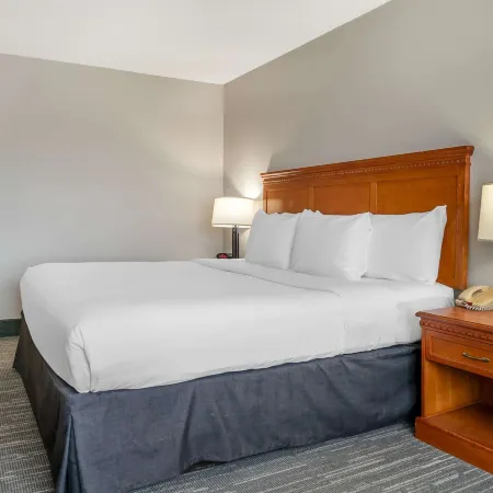 Country Inn & Suites by Radisson, Rossford - Toledo South