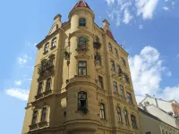 7th Heaven Vienna Center Apartments Hotels near Spittelberg