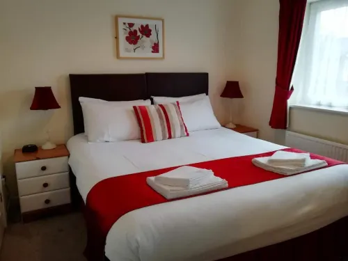 Green Haven Guest House - Homestays