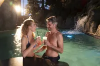 4-Sterne Burghotel Castillo Alcazar, Europa-Park Erlebnis-Resort - Pools