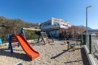 Pansion Amigos Hotels in Podstrana