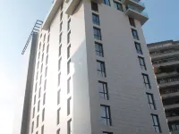 Uptown Palace Hotels near I Navigli