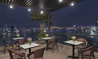 Avora Hotel