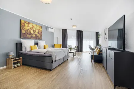 Hotel Marktterrassen Отели в г. Нойнкирхен-Зельшайд