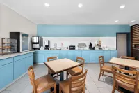 Country Inn & Suites by Radisson, Topeka West, KS Hotels in Topeka