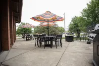 Lomira Inn and Suites