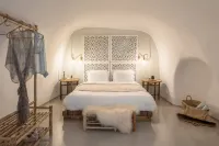 Cocoon Suites Hotels near Santorini