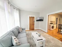 Renovated 2 bed near downtown