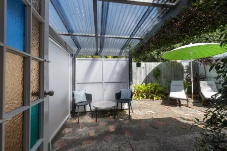 The Old Oak Boutique Hotel