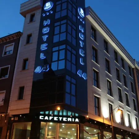 Hotel 44