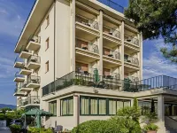 Hotel Paris Hotels in Camaiore