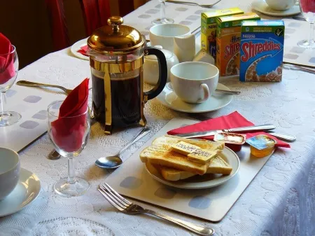 Causeway Tavern Bed & Breakfast Отели рядом с достопримечательностью «Замок Данлюс»