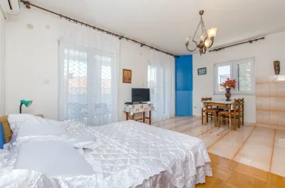 Apartments Bozjidar