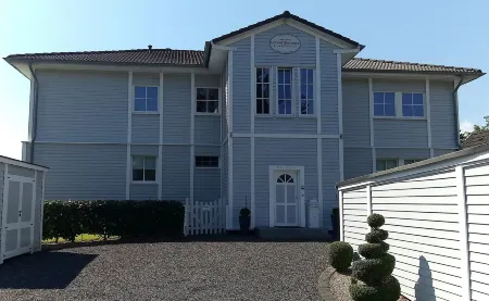 Villa Regina Отели рядом с достопримечательностью «Курпарк Бад-Зассендорф»