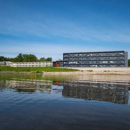 Terrace Bay Hotel - Lakefront