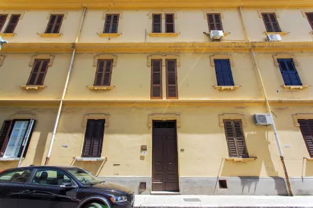 Rhegion B&B Отели рядом с достопримечательностью «Lungomare Falcomata»