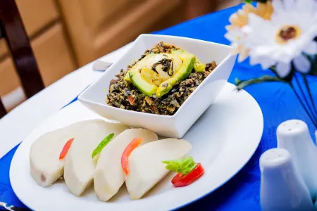 Eden Vale Hotel Отели в г. Adjiringanor