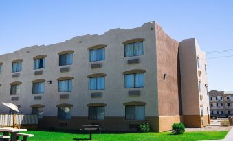 Super 8 by Wyndham Yuma