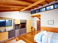 Dayboro Cottages - balcony