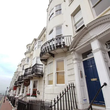 New Steine Apartment - Sea View - by Brighton Holiday Lets