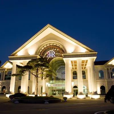 PineRidge Resort Hotel berhampiran Pantai Bongpo