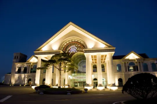 PineRidge Resort Hôtels à : 